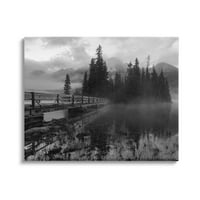 Stupell Industries Crno -bijeli oblačni krajolik jezero most Foggy Mountains platno zidna umjetnost, 30, dizajn